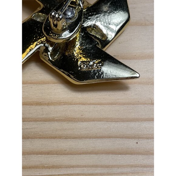 Vintage Gold-Tone Pinwheel Brooch Pin By AJC - Picture 4 of 5